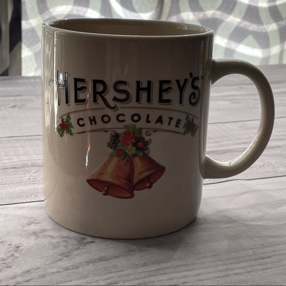 ✅7X Host Pick✅ The Hershey’s Chocolate 32 Ounce Mug - Picture 2 of 5